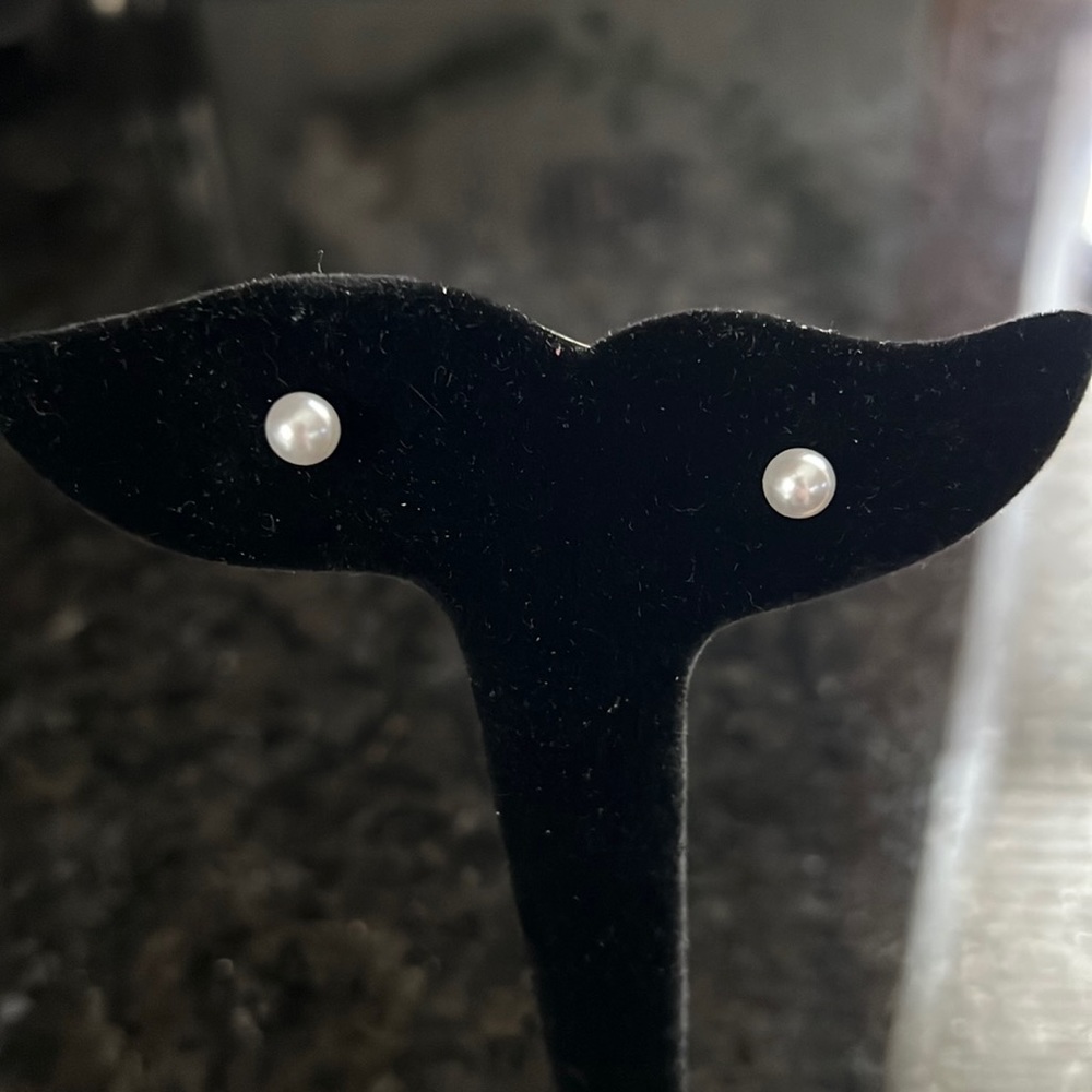 Small Faux Pearl earrings